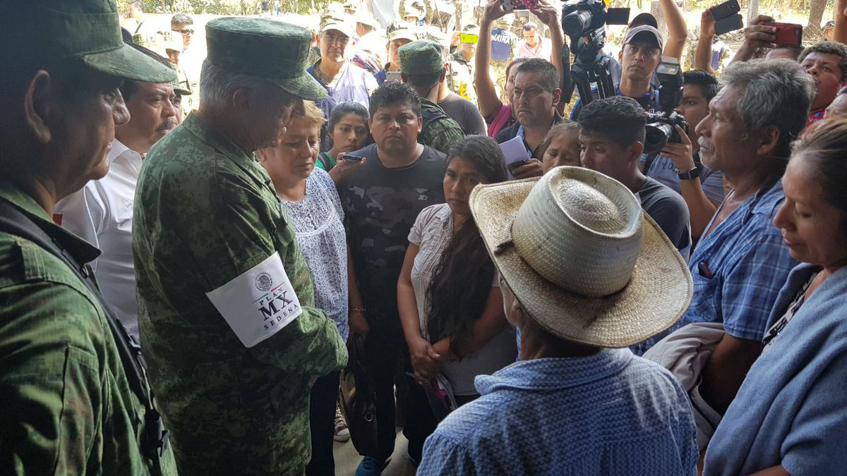 Cienfuegos ofreció sus condolencia a los familiares de las víctimas.