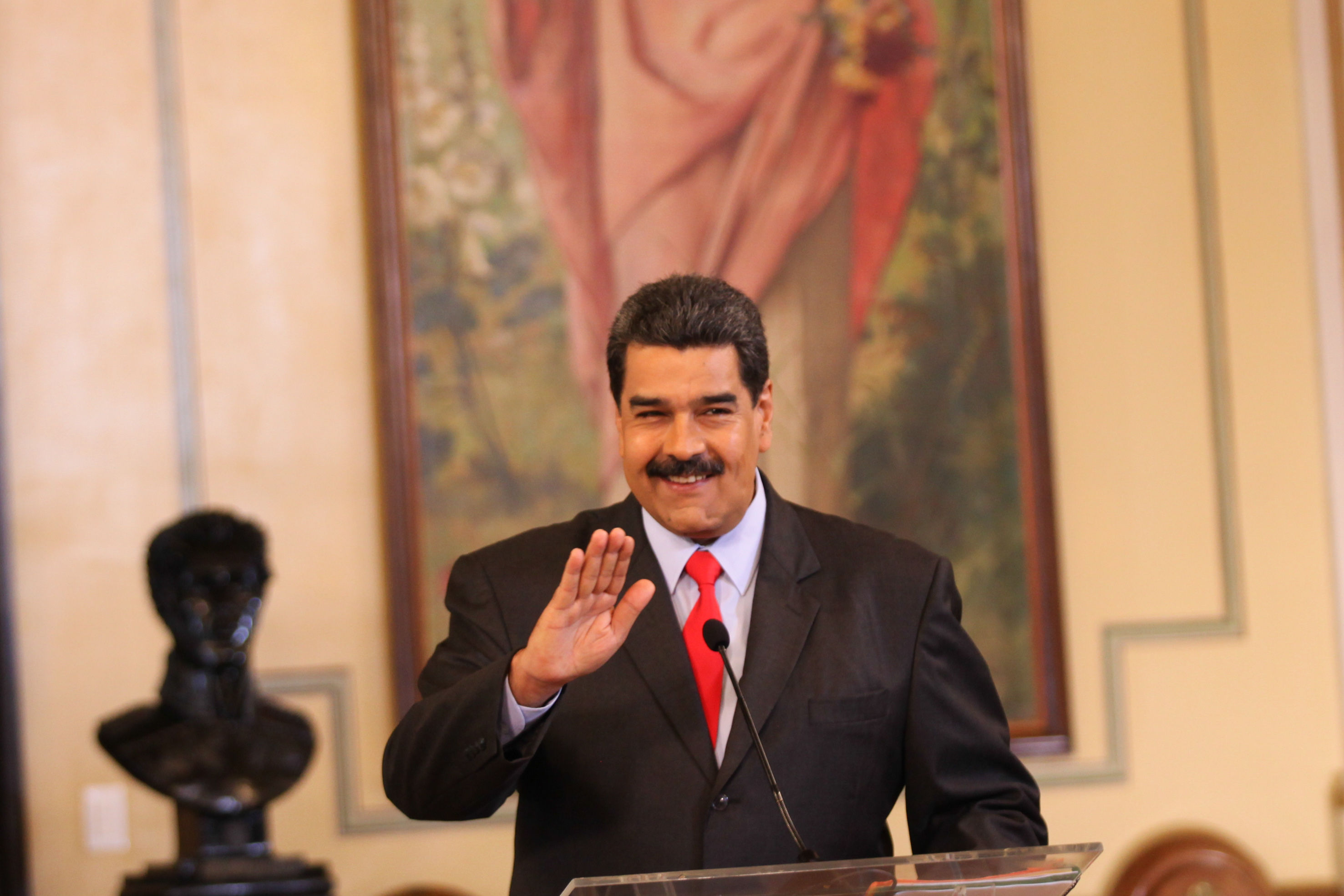 A través de su cuenta de Twitter el mandatario publicó el video para todos los venezolanos y el mundo.