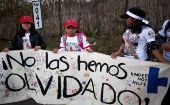 El miércoles varias niñas marcharon para recordar a las 56 guatemaltecas afectadas por el incendio.