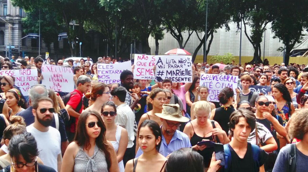 Brasileños se movilizan en rechazo al asesinato de la concejal Marielle Franco