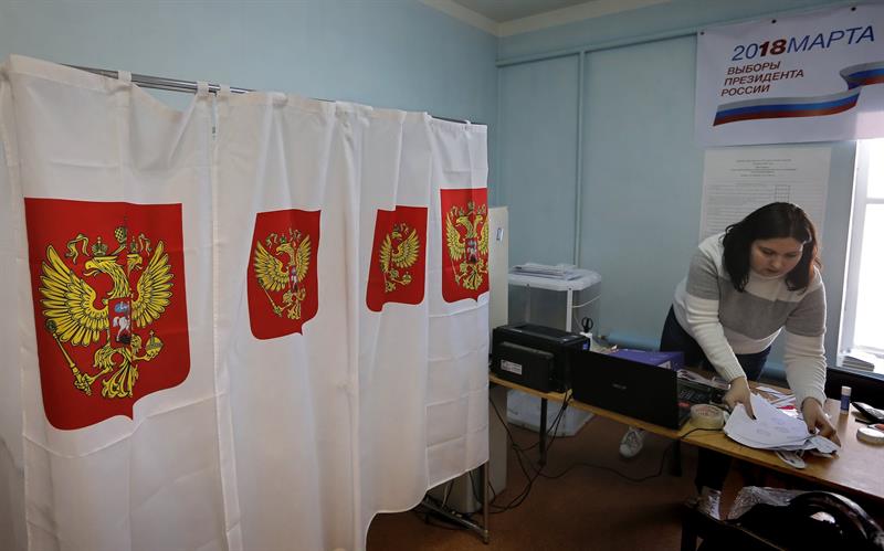 El resto de los colegios electorales en Rusia se preparan para los comicios de este domingo.