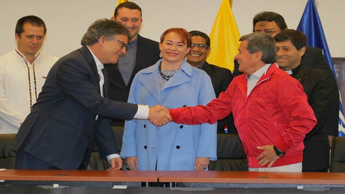La ministra ecuatoriana de Asuntos Exteriores instó a ambas comisiones colombianas a realizar acciones concretas para el fin del conflicto.