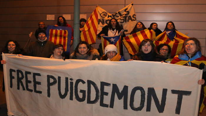 El expresidente catalán Carles Puigdemon fue detenido este domingo 25 de marzo por la Policía alemana.