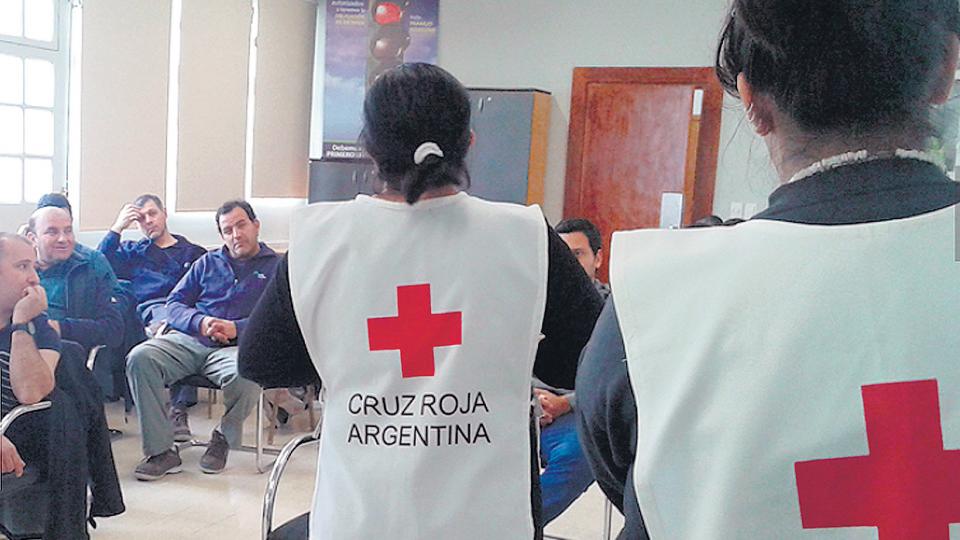 Tras casi 100 años la Cruz Roja podría dejar de funcionar en Argentina.