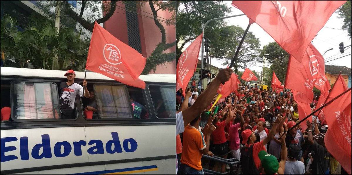 Varios manifestantes del Movimiento de los Trabajadores Sin Hogar (MTST) ingresaron al Sindicato de los Metalúrgicos para ver desde ahí la votación del habeas corpus.