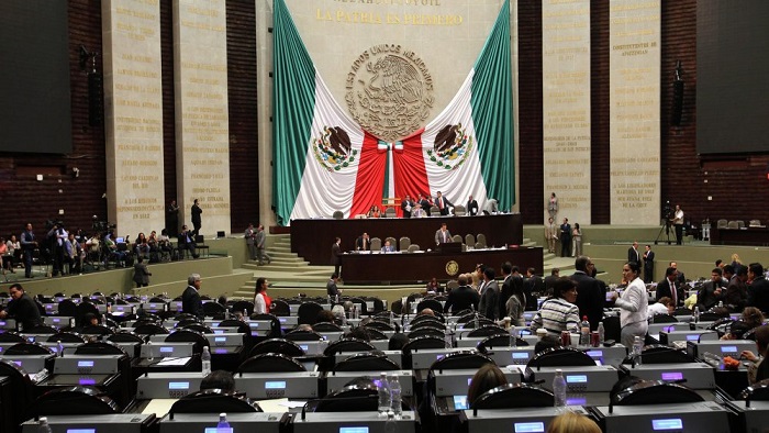 Los diputados mexicanos de las distintas organizaciones políticas votaron a favor de las 32 iniciativas de la nueva enmienda.