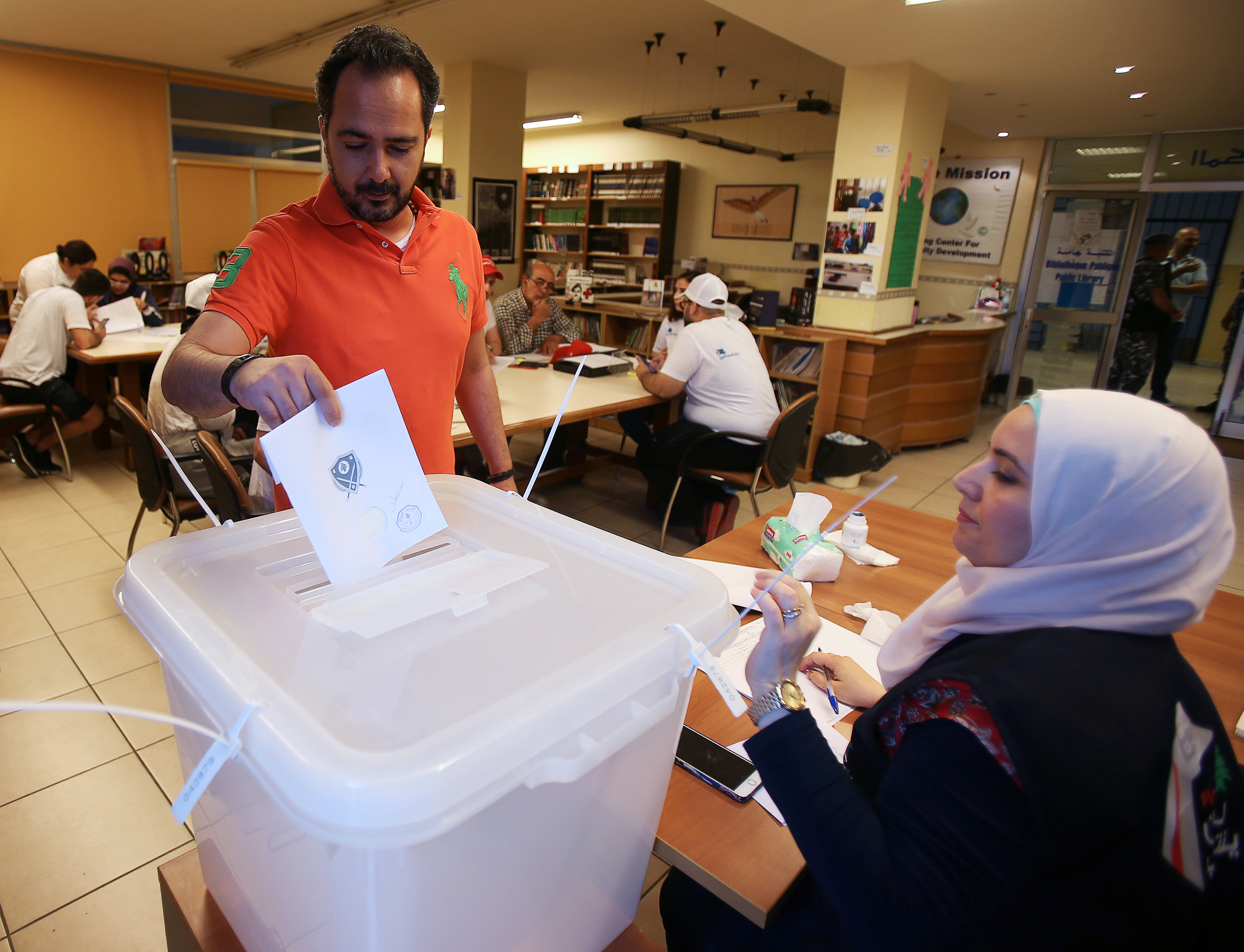 Unos 3,7 de 6 millones de libaneses están llamados a votar.
