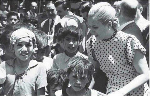 El pueblo argentino conmemora 71 años de la muerte de Eva Perón.