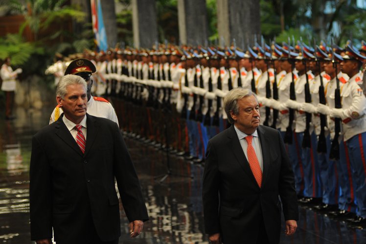 El presidente de Cuba recibió este lunes al secretario general de la ONU quien realiza una visita oficial al país.