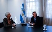 La relación de Argentina con el FMI inició en 1957, cuando la dictadura militar solicitó 75 millones de dólares.