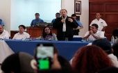 El presidente Daniel Ortega (c) encabezó la primera ronda de la mesa de diálogo el miércoles.