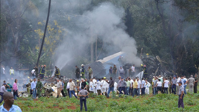 El Boeing 737 de la aerolínea Cubana de Aviación se estrelló con 105 pasajeros y nueve tripulantes en La Habana, Cuba.