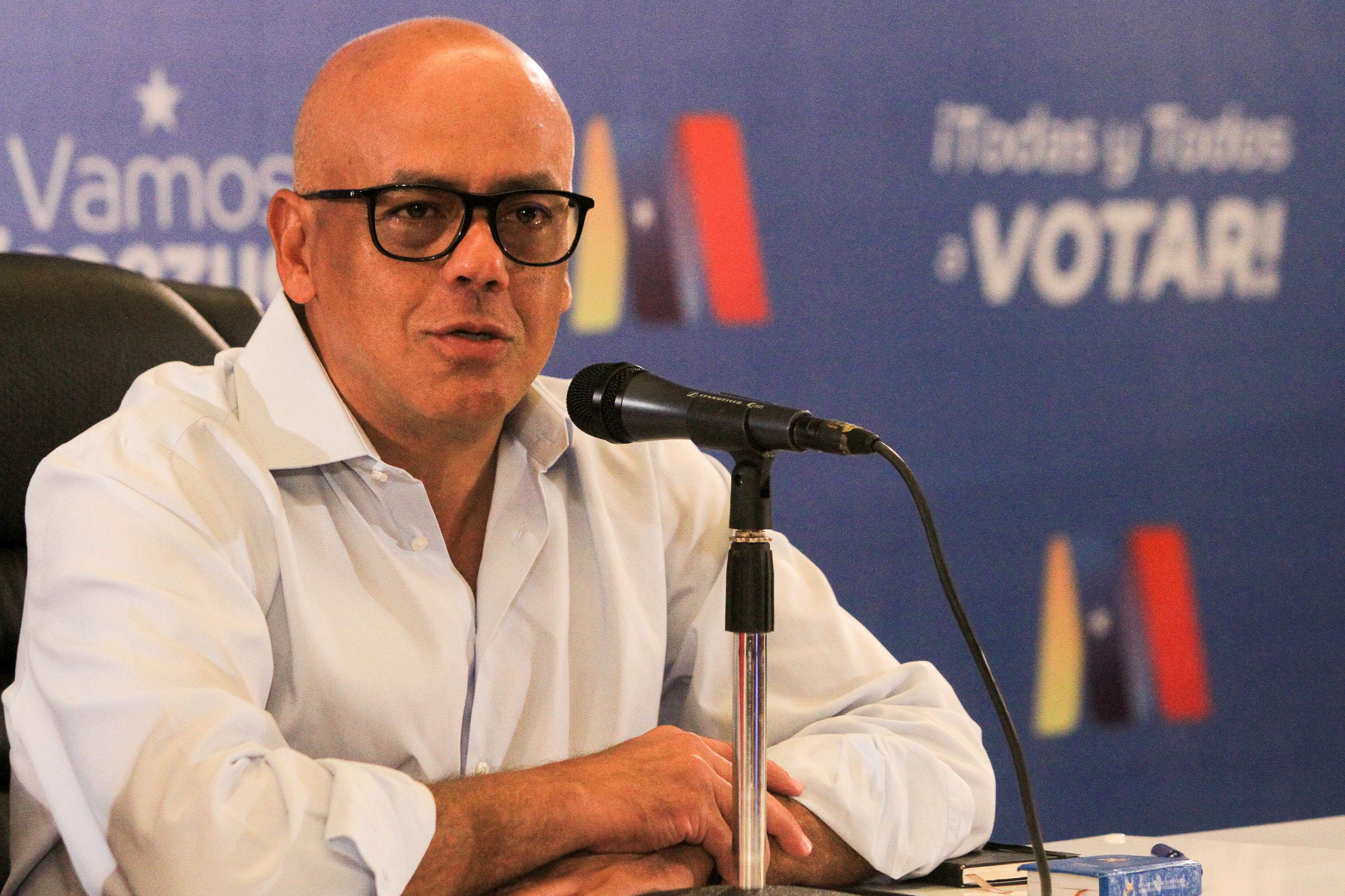 Jorge Rodríguez resaltó que los venezolanos envían un mensaje de paz al mundo.