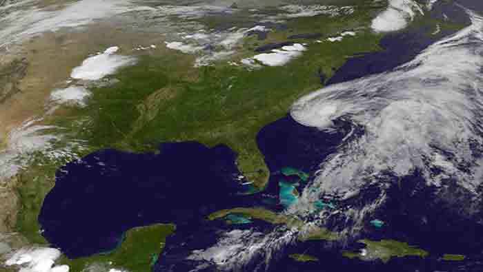El NHC mencionó que caerán precipitaciones de hasta 30 cm de lluvia en los Cayos de Florida.