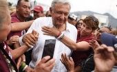 En su tercera carrera por llegar a la presidencia de México, el candidato López Obrador lidera las encuestas con amplio margen. 