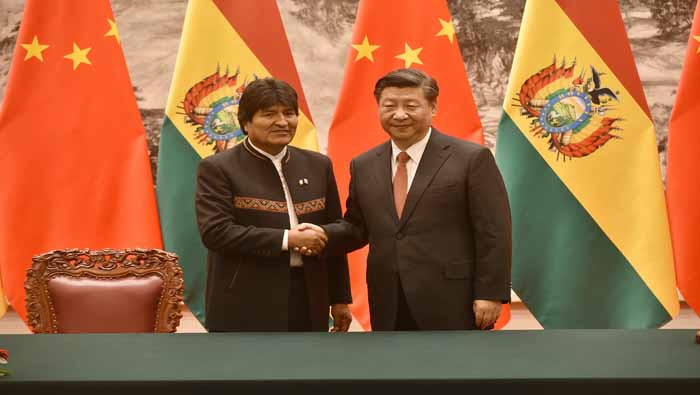 Evo Morales (i) sostuvo conversaciones sobre cuestiones de interés mutuo.