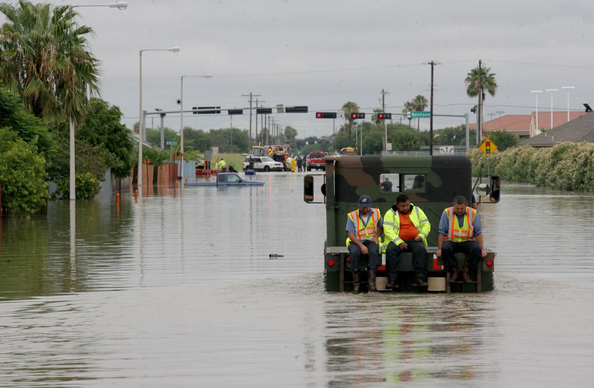 La localidad volvió a inundarse casi un año después de ser golpeada por el huracán Harvey.