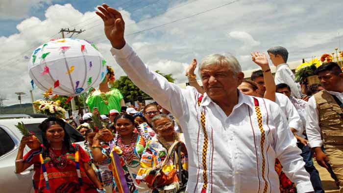Andrés Manuel López Obrador lidera todas las encuestas.