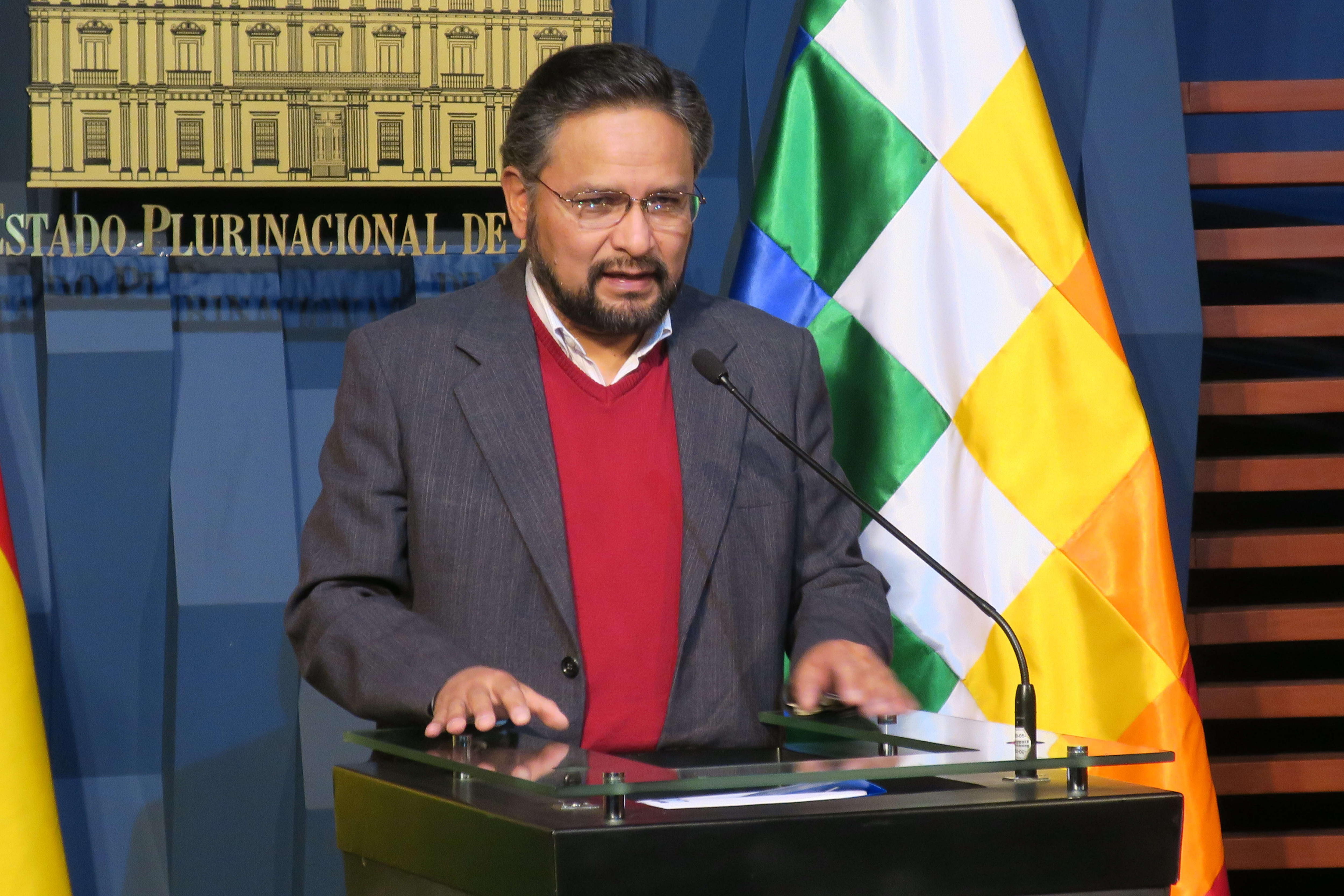 El ministro de la Presidencia dijo que el Ejecutivo boliviano cumple con la oferta realizada en las mesas de diálogo.