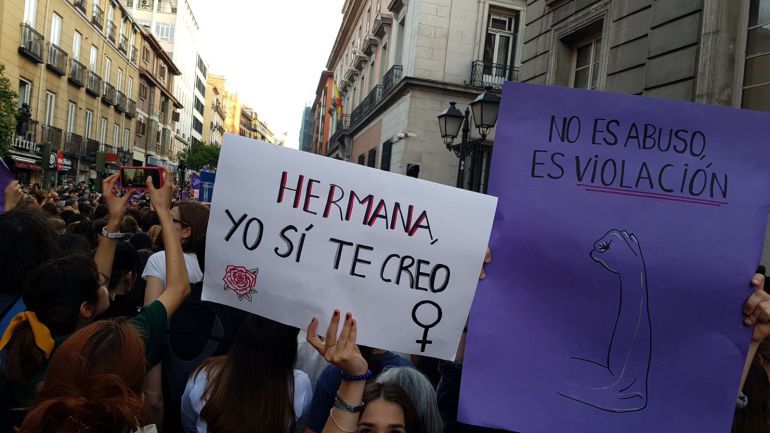 La misiva insta a la sociedad española a no bromear con las violaciones.