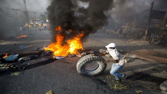 Puerto Príncipe vivió toda una serie de manifestaciones en contra del alza de precios solicitada por el FMI.
