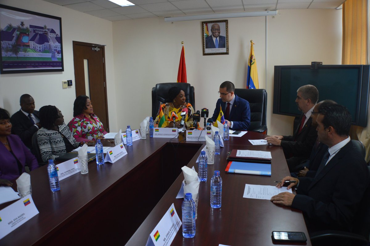 Los diplomáticos de Venezuela y Ghana destacan que ambas naciones tienen los recursos que se necesitan para garantizar el desarrollo y la prosperidad.