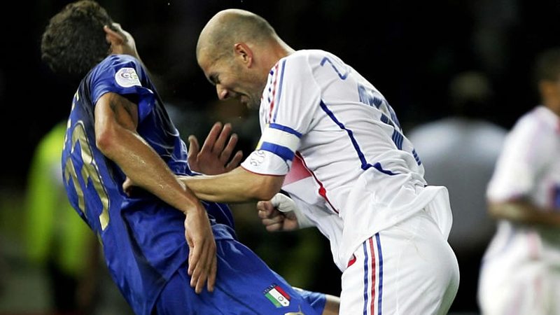 Hace 12 años, el jugador insignia de Francia, Zidane, perdió los papeles y salió expulsado de la final del Mundial Alemania 2006 tras meter un cabezazo a Materazzi.