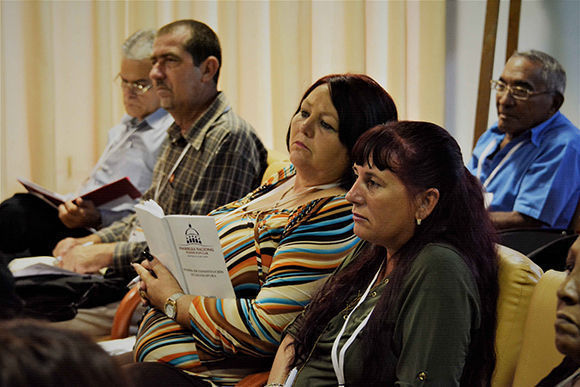 Son 33 diputados en representación de los diversos sectores de la sociedad cubana a cargo del estudio del Anteproyecto.