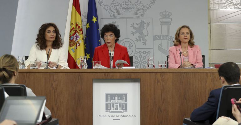 La ministra de Hacienda de España advirtió al PP sobre las consecuencias negativas que tendría en el Senado votar contra el nuevo límite de gasto.