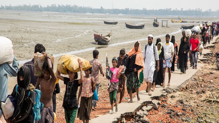 El 90 por ciento de la etnia rohinyás ha huido a Bangladés tras el asedio y violencia que sufren en Myanmar.