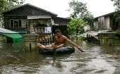 El país se encuentra afectado por fuertes lluvias, por lo que varias regiones se han visto obligados a ser evacuadas.