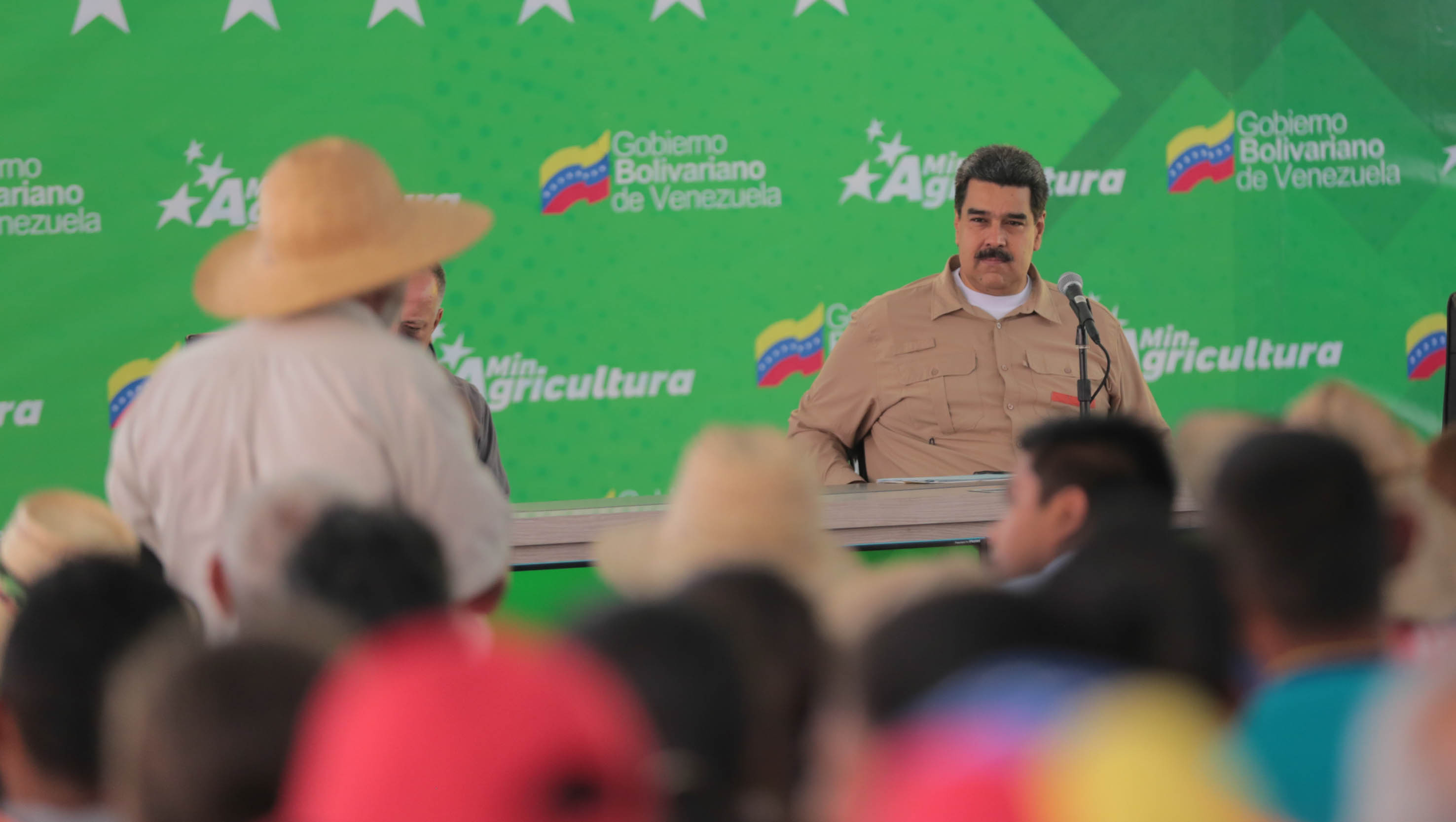 El presidente Maduro ordenó la revisión de las instituciones públicas, las leyes que regulen las tierras y la instalación del Gran Nacional Congreso Campesino.