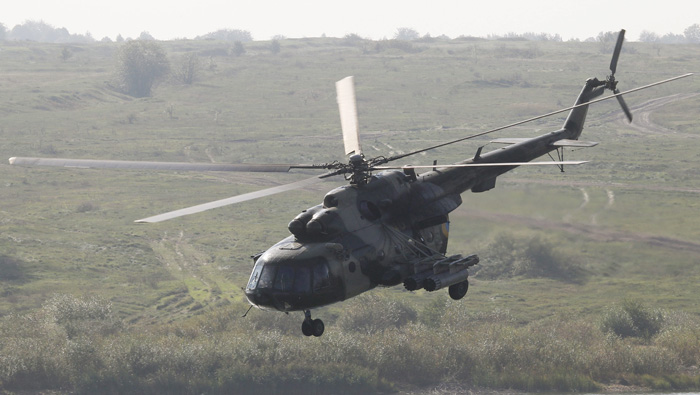 Un helicóptero del Ejército ucraniano Mi-8 durante un ejercicio militar en la ciudad de Zhytomir.