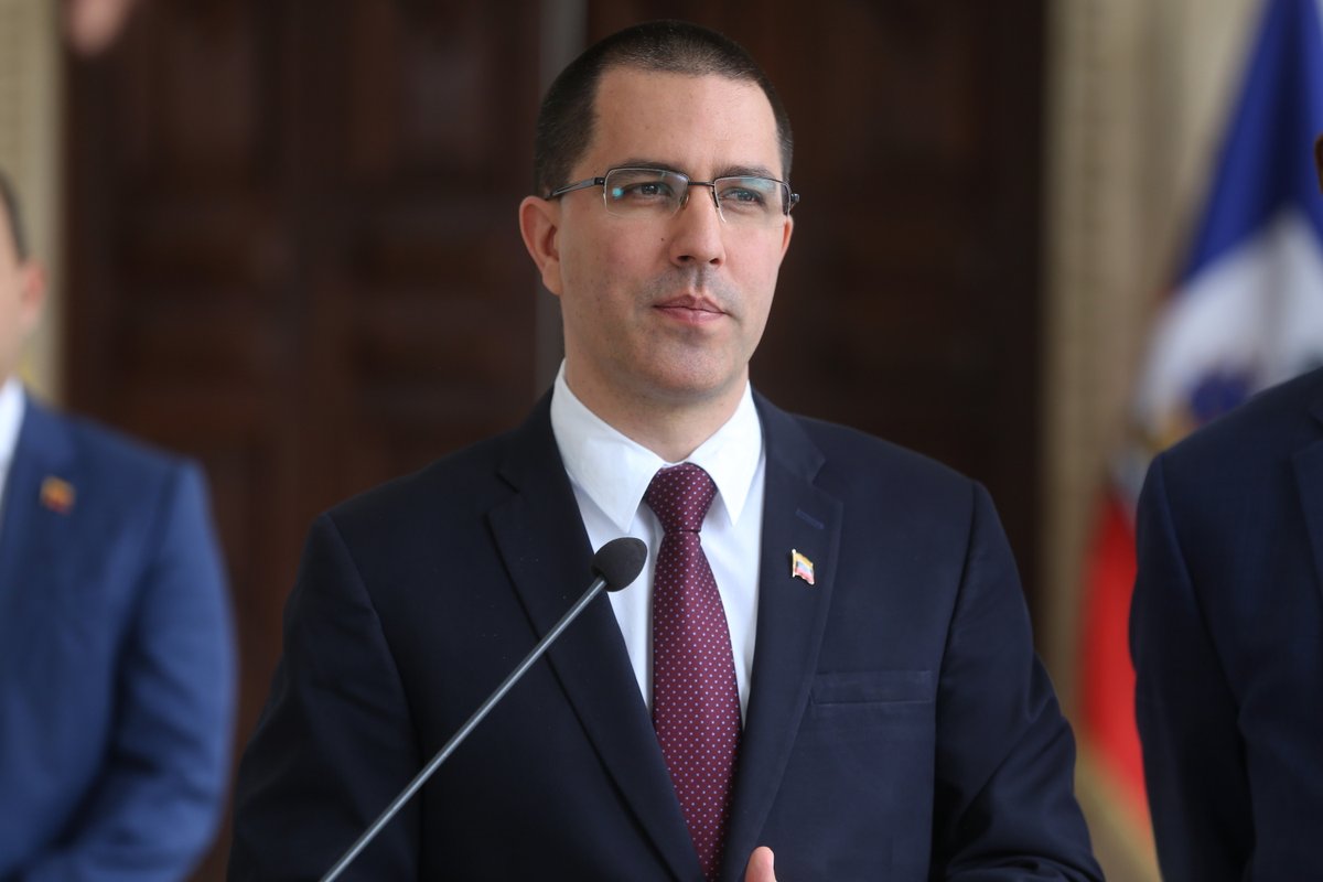 El ministro de Relaciones Exteriores pidió a los Gobiernos a respaldar la democracia en Venezuela.