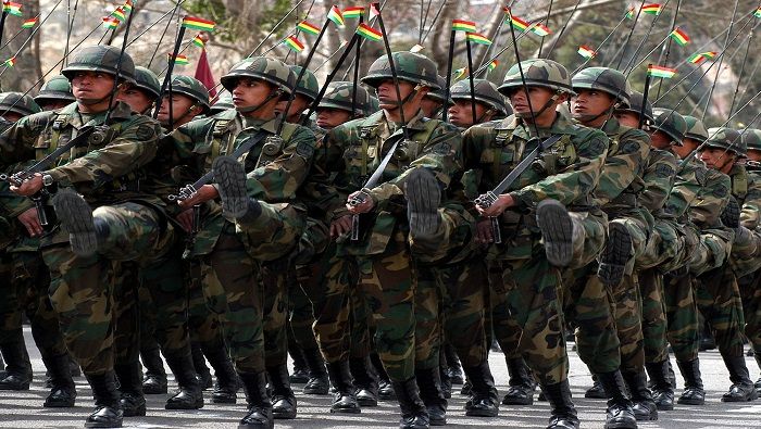 El ministro Zabaleta informó que se han destinado fondos para la preparación académica de los miembros de las Fuerzas Armadas de Bolivia.