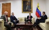 El canciller venezolano entregó un informe al encargado de negocios de EE.UU. en Caracas, James Story.