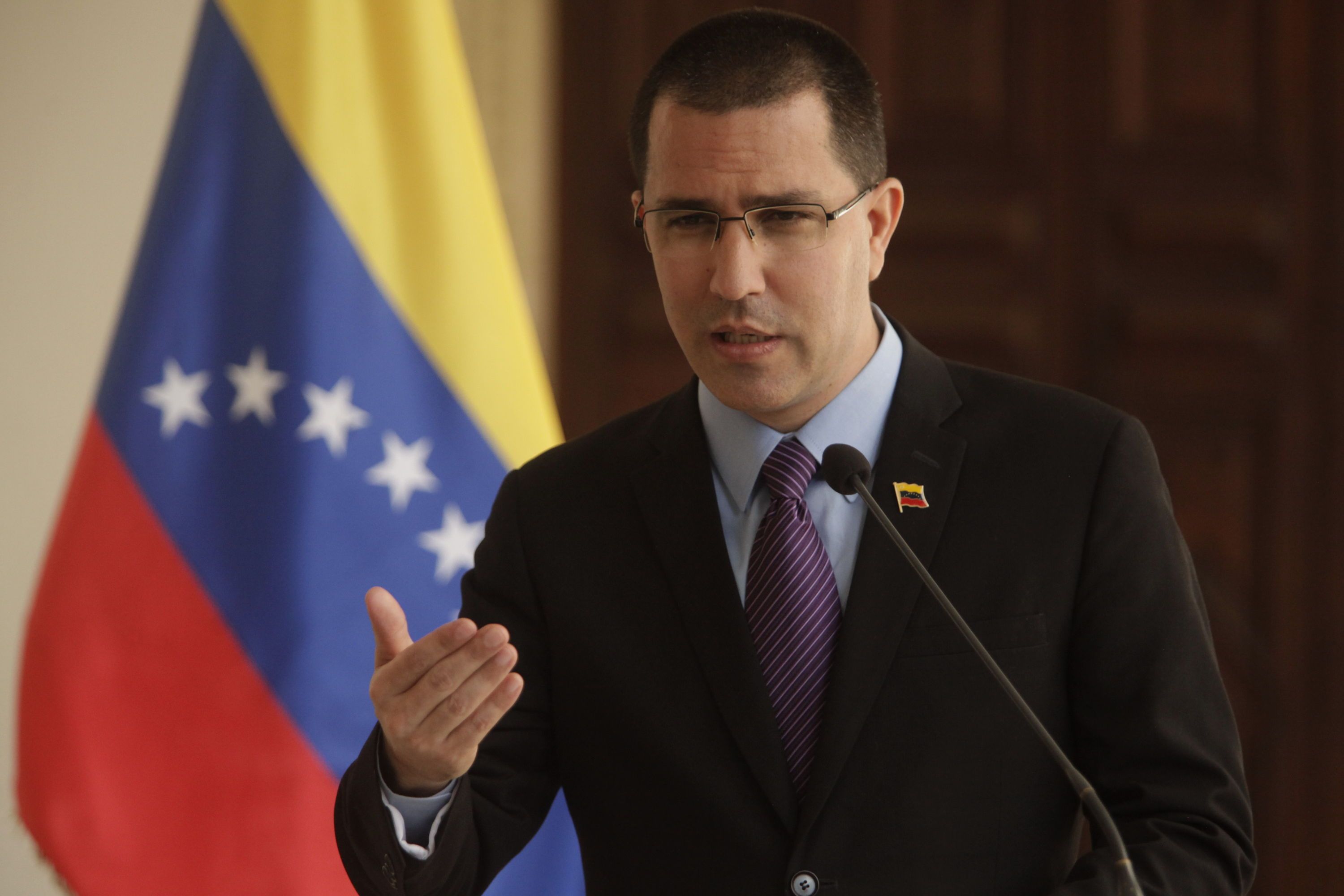 Venezuela criticó el comunicado parcializado de EE.UU. en el que levanta falsas acusaciones contra los procesos judiciales de la nación.
