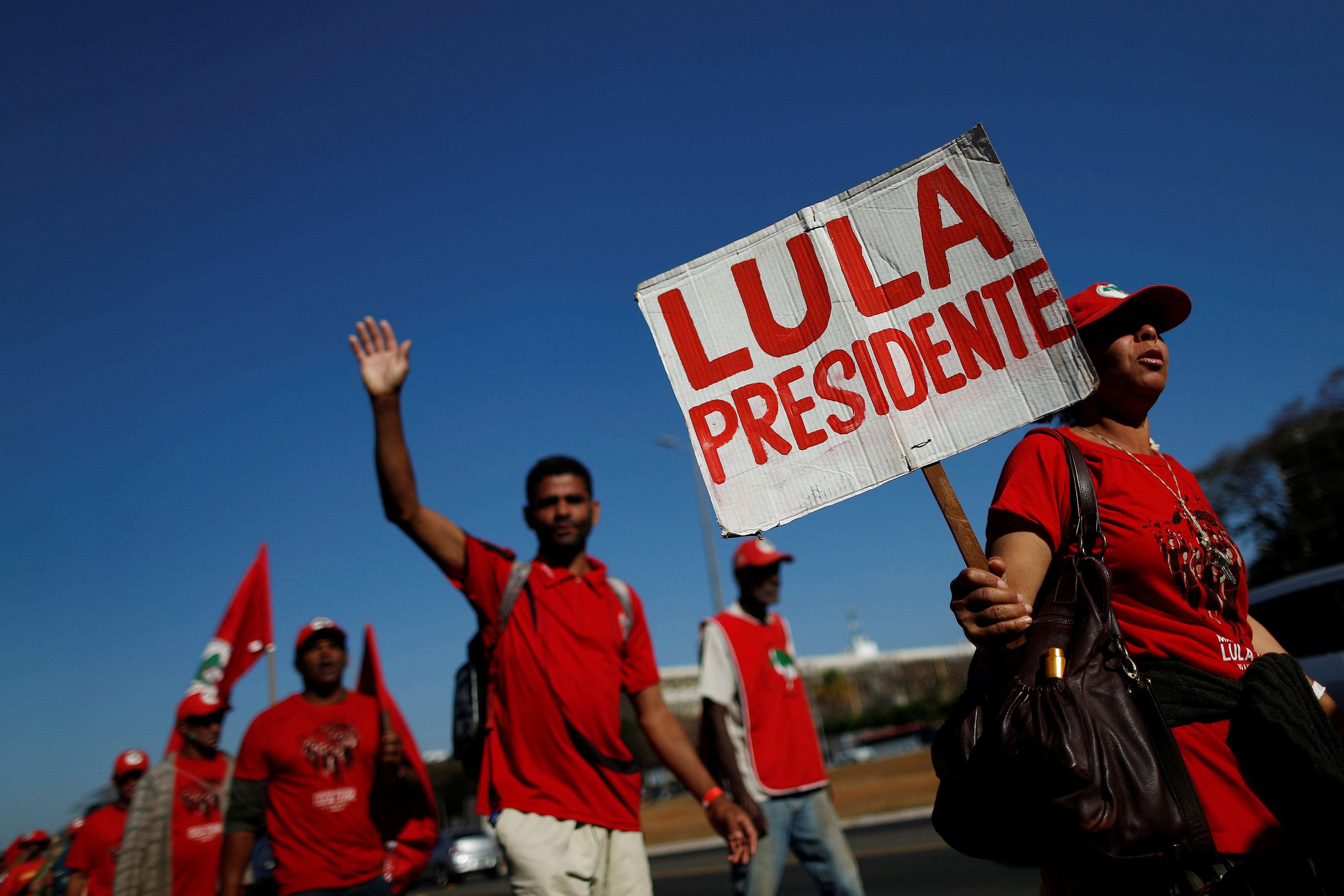 Expertos afirman que Estado brasileño debe tomar todas las medidas para que Lula ejerza sus derechos políticos.