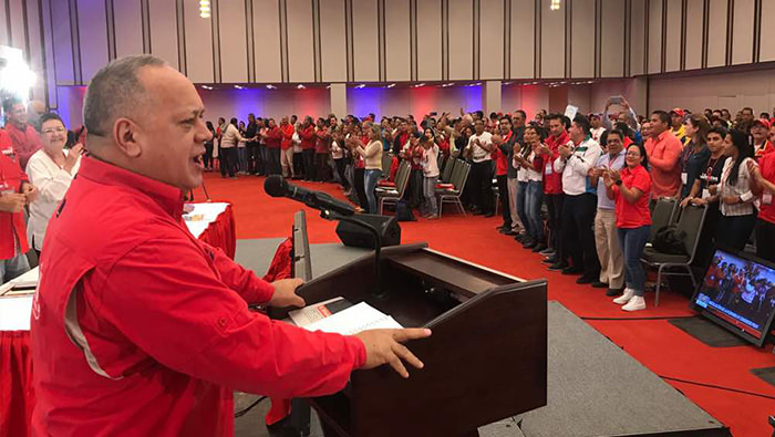 El plenario del PSUV se lleva a cabo en el hotel Alba Caracas.