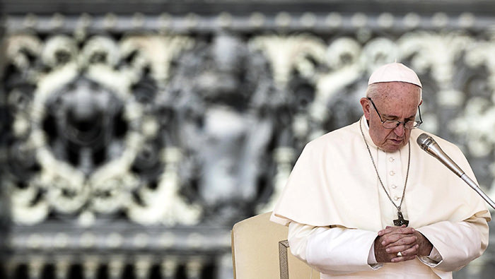El día anterior el papa pidió a los políticos que sean responsables ante desafíos como la inmigración y el cambio climático.