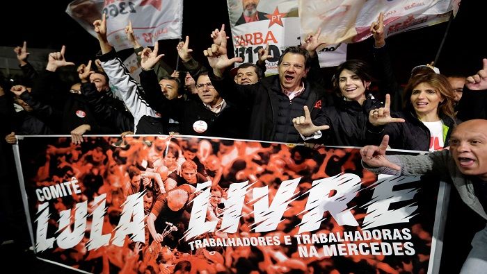 A pesar de las negativas del Tribunal Electoral de Brasil, el pueblo brasileño se mantiene en firme apoyo a la candidatura de Lula.