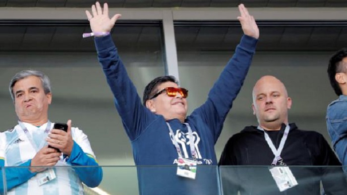 Diego Armando Maradona cerró el contrato como entrenador pese a que firmara para ser el presidente del club Dynamo Brest de Bielorrusia. 
