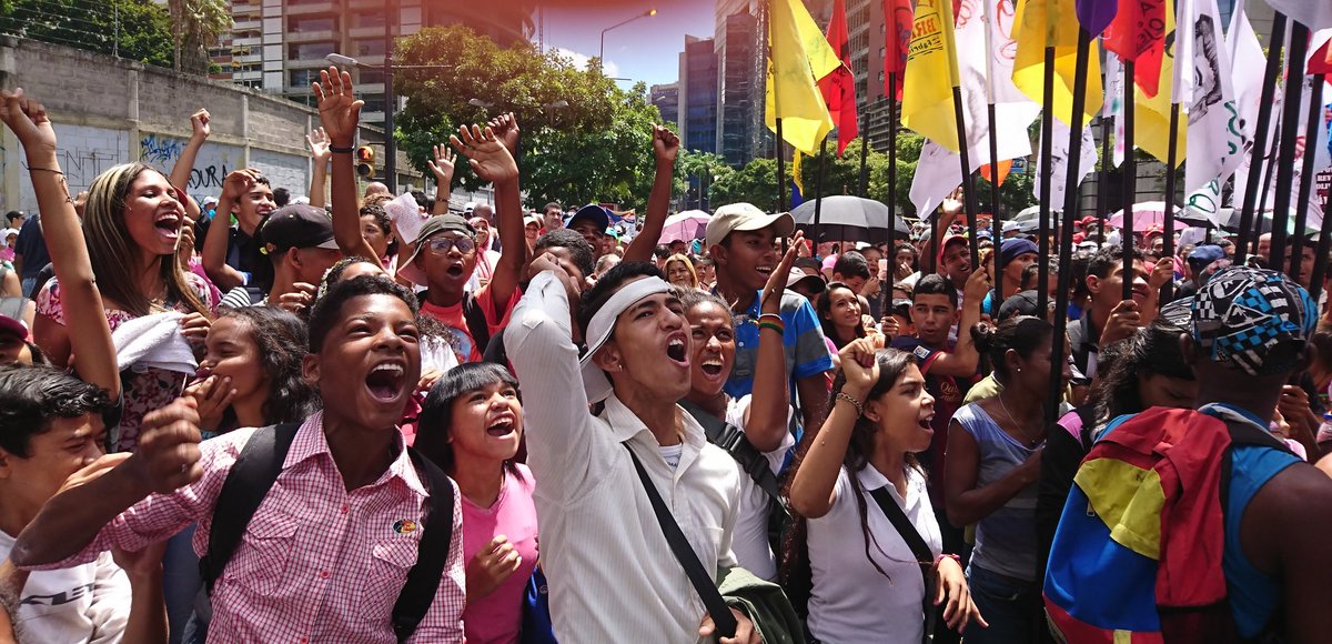 La juventud revolucionaria de Venezuela protagoniza la marcha antiimperialista.