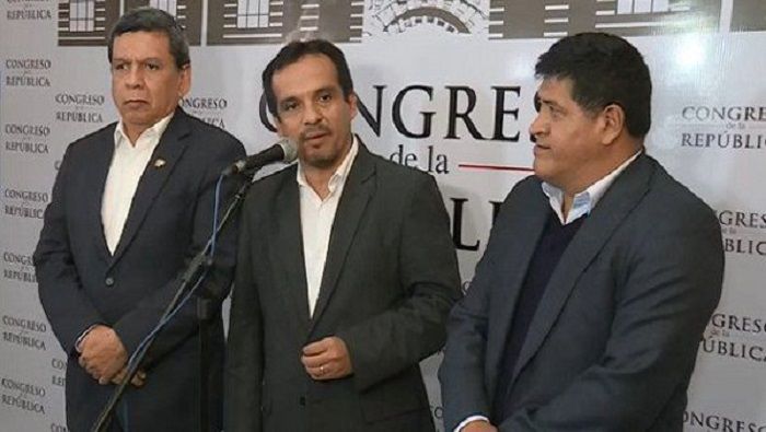 El presidente Vizcarra sostiene la determinación de disolver el Congreso ante la negativa de reforma.