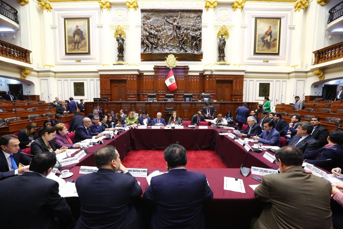 Comisión del Congreso peruano analiza la propuesta del Gobierno sobre un parlamento bicameral.