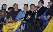 Rafael Correa se dirige al pueblo ecuatoriano tras poner fin al intento de Golpe de Estado.