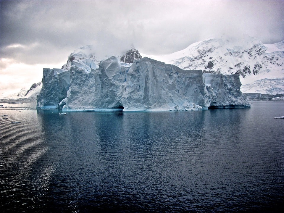 Este “murmullo” varía de acuerdo con las condiciones del clima que afectan a la superficie de la barrera de hielo.