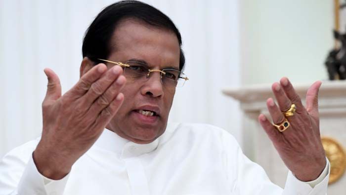 El presidente Maithripala Sirisena tomó la decisión tras abandonar la coalición gobernante en el país asiático.