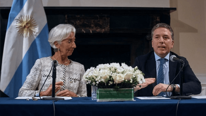 Las políticas de recortes sociales de Mauricio Macri han generado el rechazo de los argentinos y se suman a la inflación y el aumento de los precios de los servicios básicos.