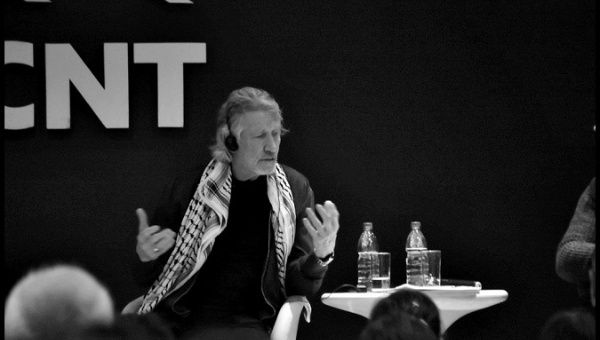 Roger Waters speaks about the Israel occupation and the world's inaction in Montevideo Friday.